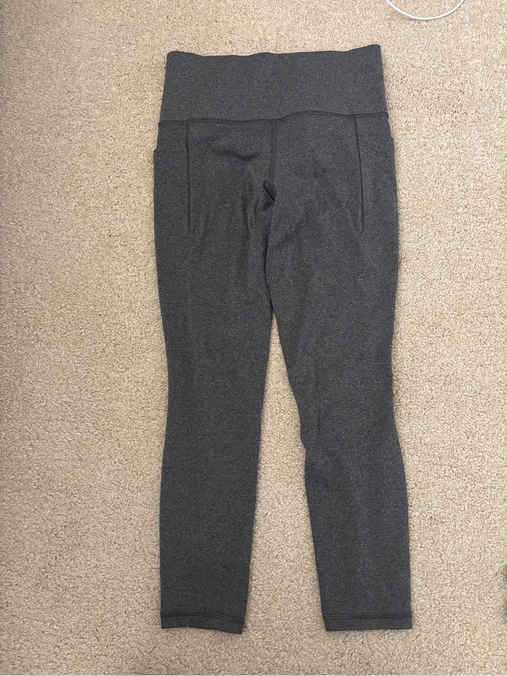 Women’s athleta salutation stash pocket II leggings 7/8 gray small